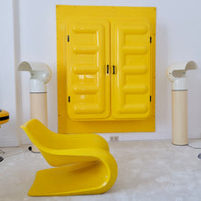Lade das Bild in den Galerie-Viewer, Edition Somop big yellow space age wall cabinet