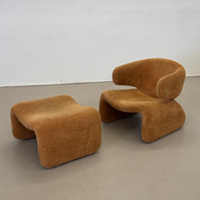 Lade das Bild in den Galerie-Viewer, Djinn lounge chair & ottoman by Olivier Mourgue for Airborne - 1960s