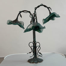 Lade das Bild in den Galerie-Viewer, Brutalist forged copper lamp with emerald green glass in style of Hector Guimard