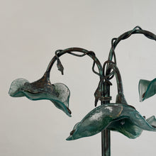 Lade das Bild in den Galerie-Viewer, Brutalist forged copper lamp with emerald green glass in style of Hector Guimard