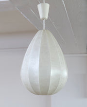 Lade das Bild in den Galerie-Viewer, resin Cocoon lamp by Goldkant in style of Castiglioni