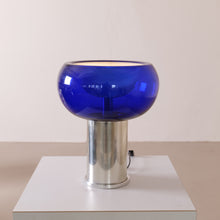 Lade das Bild in den Galerie-Viewer, space age Lampe von Doria mit Kobaltblauem Glas - 1970