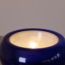 Lade das Bild in den Galerie-Viewer, space age Lampe von Doria mit Kobaltblauem Glas - 1970