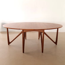 Lade das Bild in den Galerie-Viewer, mid century danish teak dining table by Kurt Ostervig & Carl Madsen für P. Jeppesen Møbelfabrik - 1960