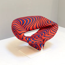 Lade das Bild in den Galerie-Viewer, Ribbon Chair F582 by Pierre Paulin & Jack Lenor Larsen fabrics for Artifort (price on request)
