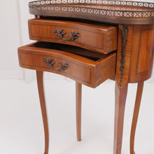 Lade das Bild in den Galerie-Viewer, vintage french inlaid rosewood marquetery side table