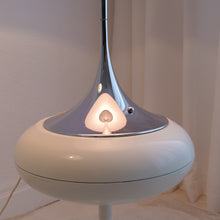 Lade das Bild in den Galerie-Viewer, vintage chrome Panthella lamp by Verner Panton for Louis Poulsen - 1970s
