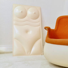 Lade das Bild in den Galerie-Viewer, Wall Art by Dieter Richter Design - nude body
