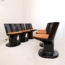 Lade das Bild in den Galerie-Viewer, Space Age dining set chairs &amp; table EMÜ 1970
