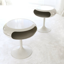 Lade das Bild in den Galerie-Viewer, space age tulip console tables - 1970s
