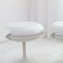 Lade das Bild in den Galerie-Viewer, space age tulip console tables - 1970s
