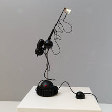 Lade das Bild in den Galerie-Viewer, Ron Arad Aerial Light One Off Ltd. Lampe - 1981 (price on request)
