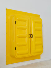 Lade das Bild in den Galerie-Viewer, Edition Somop big yellow space age wall cabinet
