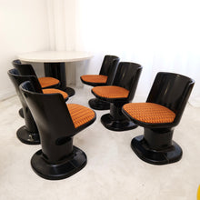 Lade das Bild in den Galerie-Viewer, Space Age dining set chairs &amp; table EMÜ 1970

