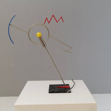 Lade das Bild in den Galerie-Viewer, Javier Mariscal Valencia lamp - 1980s
