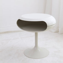 Lade das Bild in den Galerie-Viewer, Space Age Opal Beistelltisch - 1970s
