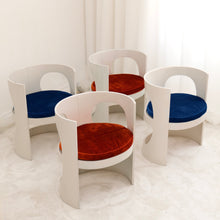 Lade das Bild in den Galerie-Viewer, Arne Jacobsen Pre Pop Asko Chairs
