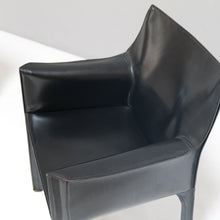 Lade das Bild in den Galerie-Viewer, Cassina Cab 413 Mario Bellin set of 4
