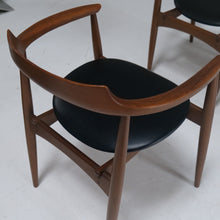 Lade das Bild in den Galerie-Viewer, Arne Wahl Iversen chairs - ST 750 for Niels Eilersen
