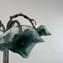 Lade das Bild in den Galerie-Viewer, Brutalist forged copper lamp with emerald green glass in style of Hector Guimard
