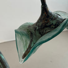Lade das Bild in den Galerie-Viewer, Brutalist forged copper lamp with emerald green glass in style of Hector Guimard
