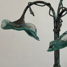 Lade das Bild in den Galerie-Viewer, Brutalist forged copper lamp with emerald green glass in style of Hector Guimard
