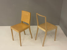 Lade das Bild in den Galerie-Viewer, Jasper Morrison Chairs Modell Ply for Vitra
