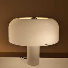 Lade das Bild in den Galerie-Viewer, Harvey Guzzini lamp modell 4029 - 1970s
