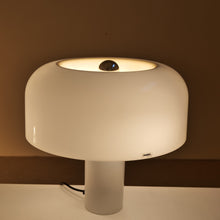 Lade das Bild in den Galerie-Viewer, Harvey Guzzini lamp modell 4029 - 1970s
