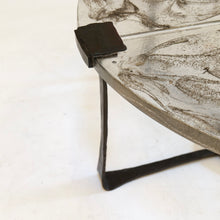 Lade das Bild in den Galerie-Viewer, monumental round coffee table by Lothar Klute - 1980s (price on request)
