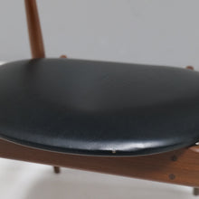 Lade das Bild in den Galerie-Viewer, Arne Wahl Iversen chairs - ST 750 for Niels Eilersen
