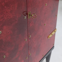 Lade das Bild in den Galerie-Viewer, Aldo Tura Bar bar cabinet - 1960s
