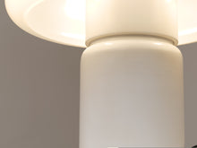 Lade das Bild in den Galerie-Viewer, Martinelli Luce 625 lamp by Elio Martinelli
