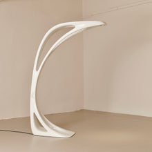 Lade das Bild in den Galerie-Viewer, Genesy lamp by Zaha Hadid for Artemide
