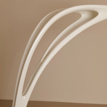 Lade das Bild in den Galerie-Viewer, Genesy lamp by Zaha Hadid for Artemide
