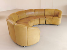 Lade das Bild in den Galerie-Viewer, sectional leather Sofa Walter Knoll - 1970
