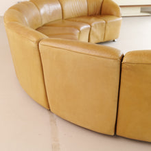 Lade das Bild in den Galerie-Viewer, sectional leather Sofa Walter Knoll - 1970
