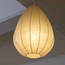 Lade das Bild in den Galerie-Viewer, resin Cocoon lamp by Goldkant in style of Castiglioni

