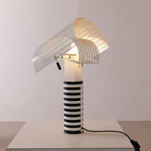 Lade das Bild in den Galerie-Viewer, vintage Artemide Shogun lamp by Artemide - 1980s
