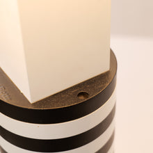 Lade das Bild in den Galerie-Viewer, vintage Artemide Shogun lamp by Artemide - 1980s
