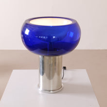 Lade das Bild in den Galerie-Viewer, space age Lampe von Doria mit Kobaltblauem Glas - 1970
