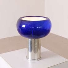 Lade das Bild in den Galerie-Viewer, space age Lampe von Doria mit Kobaltblauem Glas - 1970
