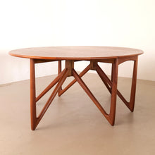 Lade das Bild in den Galerie-Viewer, mid century danish teak dining table by Kurt Ostervig &amp; Carl Madsen für P. Jeppesen Møbelfabrik - 1960
