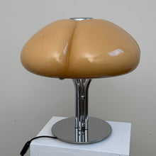 Lade das Bild in den Galerie-Viewer, beige/brown Harvey Guzzini Quadrifoglio lamp - 1970s
