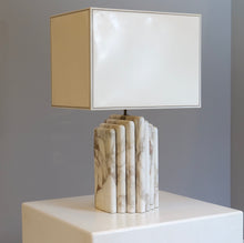 Lade das Bild in den Galerie-Viewer, vintage italian brutalist marble lamp 1980s
