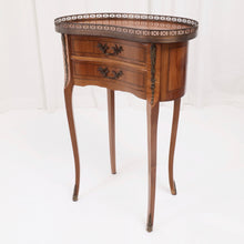 Lade das Bild in den Galerie-Viewer, vintage french inlaid rosewood marquetery side table
