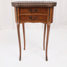 Lade das Bild in den Galerie-Viewer, vintage french inlaid rosewood marquetery side table

