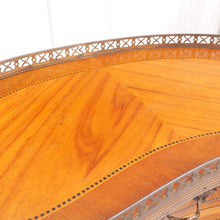 Lade das Bild in den Galerie-Viewer, vintage french inlaid rosewood marquetery side table
